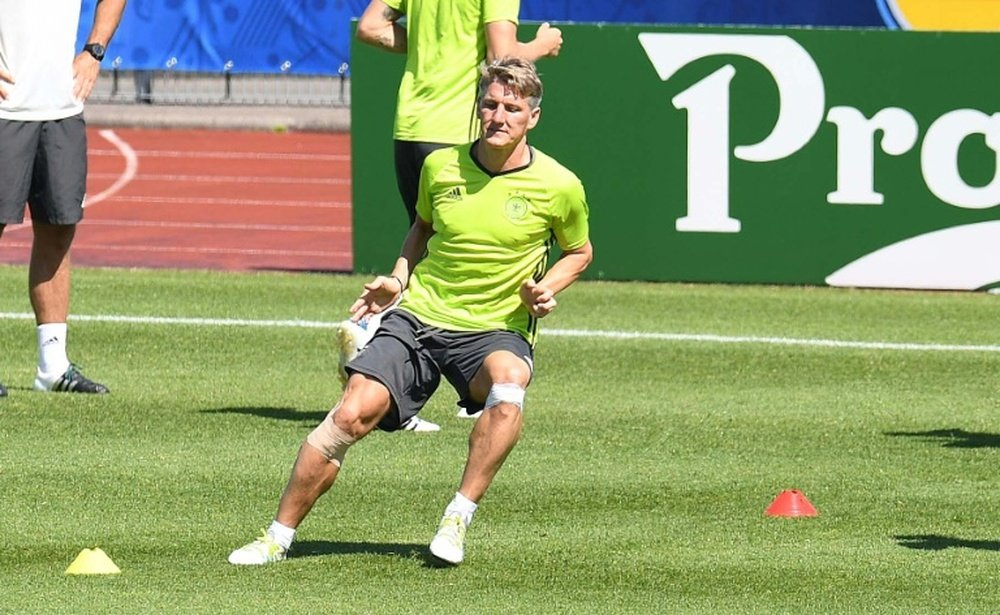 Le milieu de terrain allemand Schweinsteiger, à l'entraînement le 6 juillet 2016 à Evian. AFP