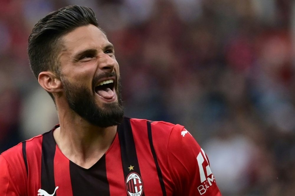 Giroud marcó un doblete en el partido definitivo por el 'Scudetto'. AFP
