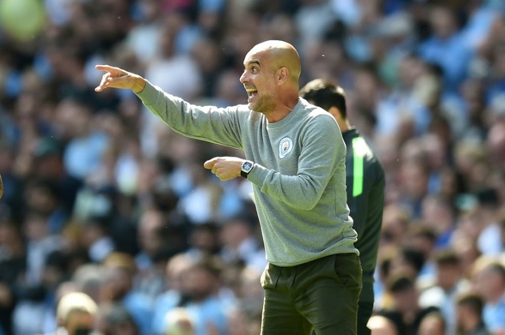 A Guardiola le parecieron pocos los aficionados que asistieron al City-RB Leipzig. AFP