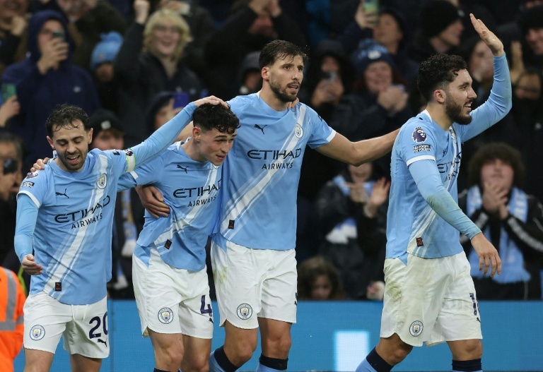 Manchester City revient à 2 points des 'Gunners', Liverpool n'avance pas