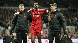 Isak, sin temporada y sin Mundial por una fractura de tobillo y peroné