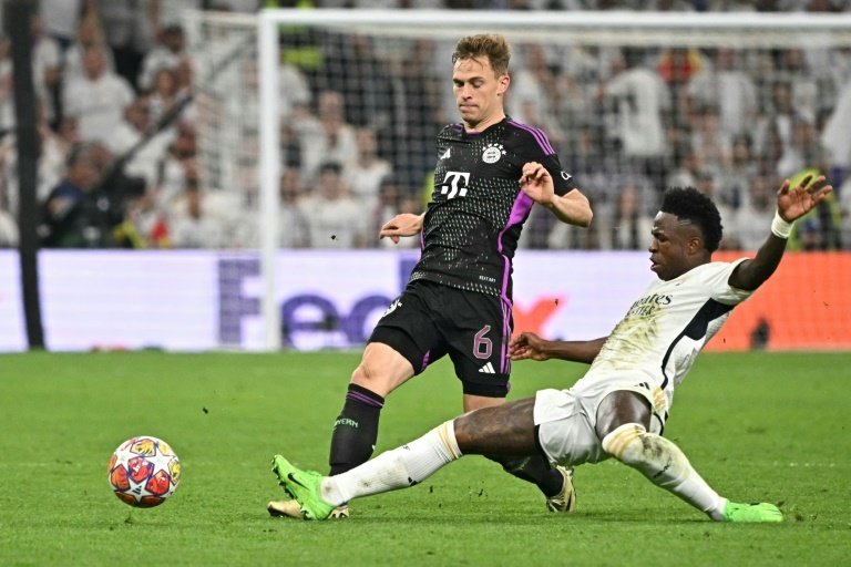 Bayern Munich's Kimmich rejects Barcelona offer
