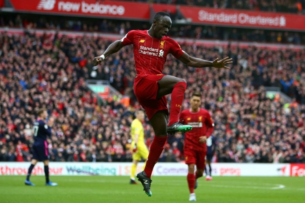 El coronavirus lleva al Liverpool a tratar psicológicamente a sus jugadores. AFP