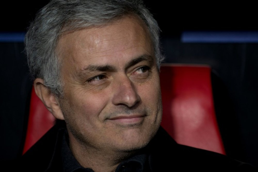 Mourinho arremetió a las críticas de De Boer con cierto desprecio. AFP