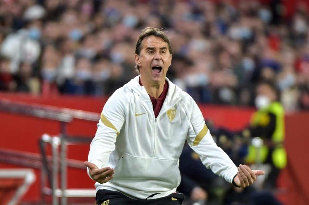 Julen Lopetegui, l`entraîneur du FC Séville, pendant le match de Ligue Europa contre le Dinamo Zagreb le 17 février 2022 à Séville