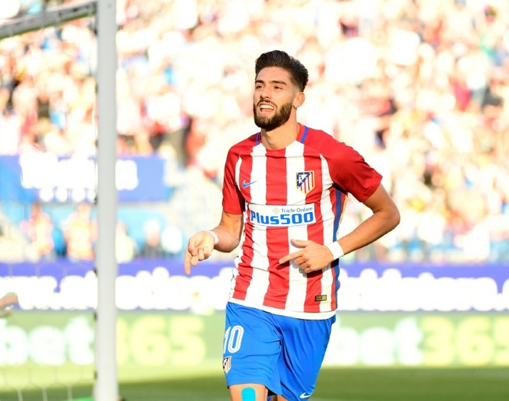 Yannick Carrasco ha vuelto por sorpresa al Atleti. AFP/Archivo