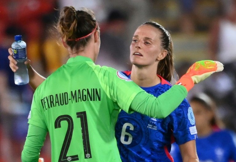 Peyraud hace de tripas corazón para jugar la Eurocopa: encontraron muerta a su novia hace 10 días