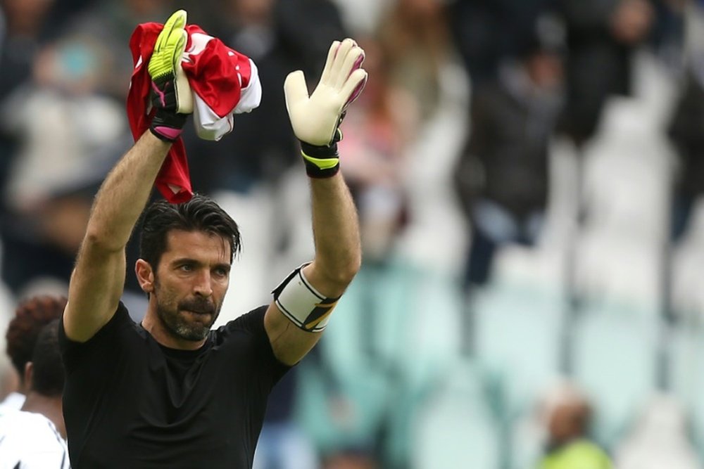 Juventus' goalkeeper Gianluigi Buffon has given a fan a surprise he will never forget. BeSoccer