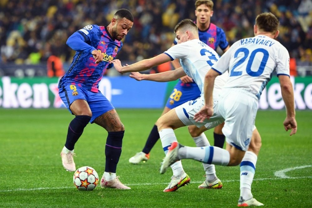 Memphis está obligado a mejorar sus prestaciones en el Barça. AFP