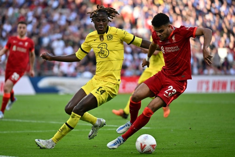 Milan and Inter are looking for a defender. AFP