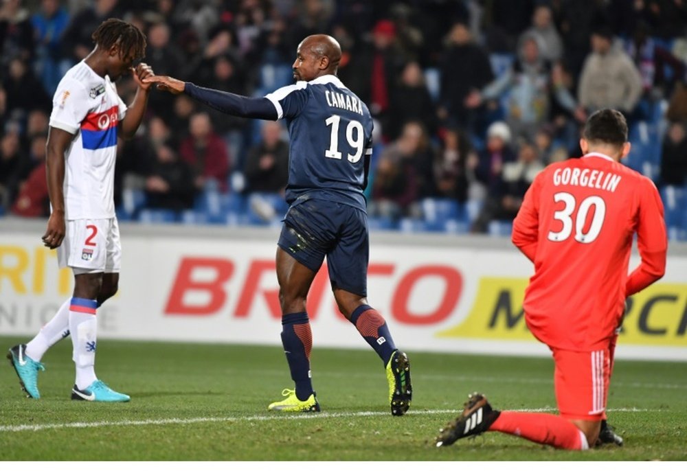 El Montpellier endosó un 1-4 al Olympique de Lyon. AFP