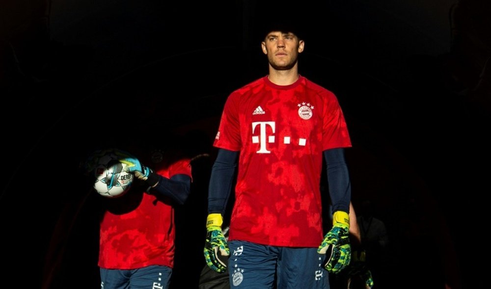 E o Bayern não dá o braço a torcer com Neuer. AFP
