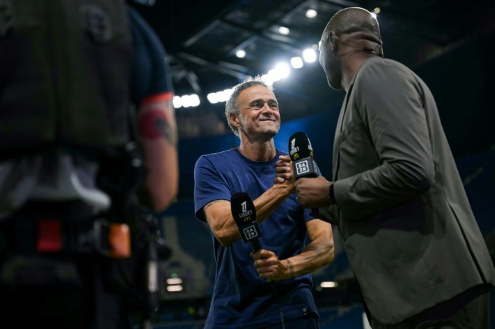 Luis Enrique et les journalistes. AFP