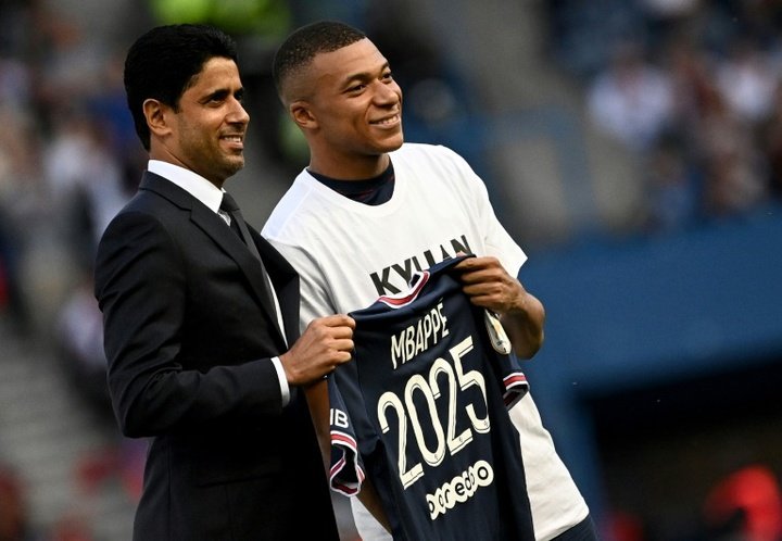 Al-Khelaïfi reveló que la oferta del Madrid por Mbappé fue mejor que la del PSG. AFP