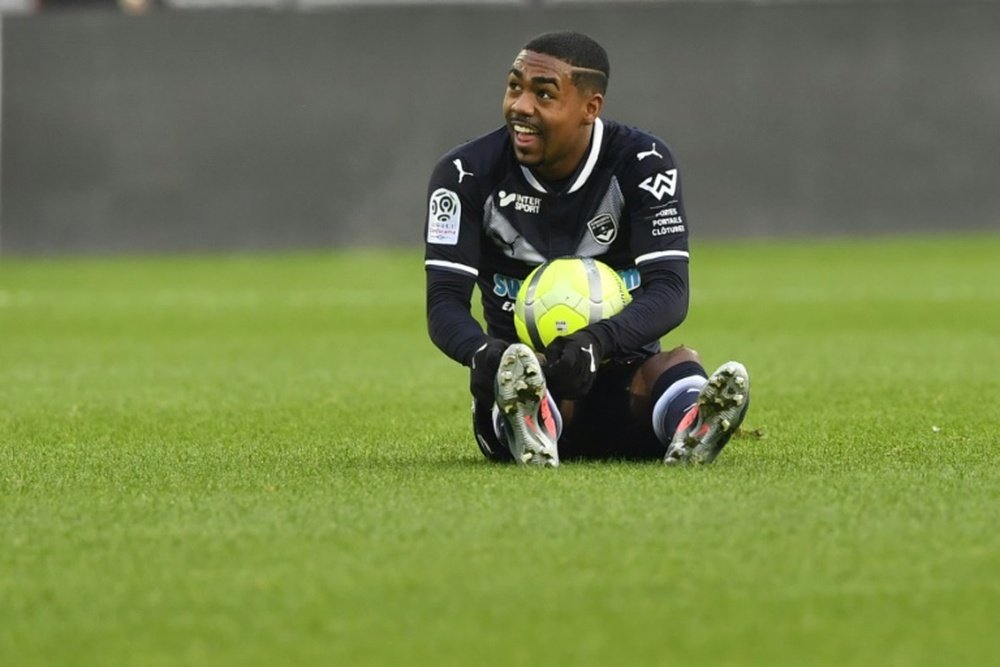 Malcom pris en flagrant délit de plongeon volontaire. AFP