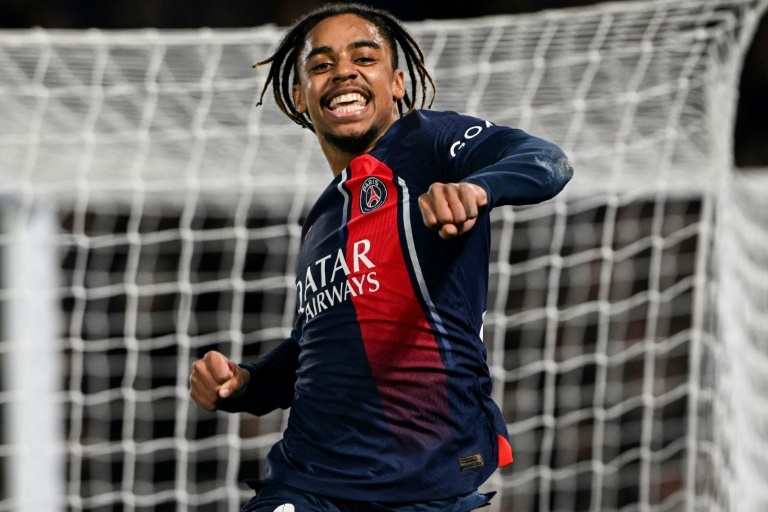 Barcola De Retour Face Au Barça, Le Groupe Du PSG Au Complet