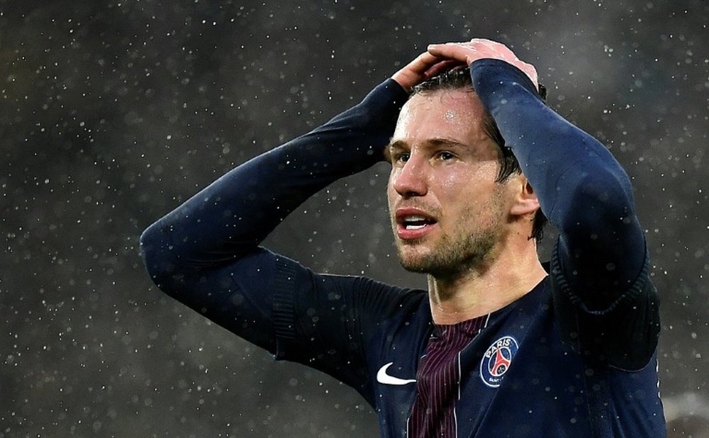 Grzegorz Krychowiak podría volver antes de tiempo al PSG. AFP/Archivo