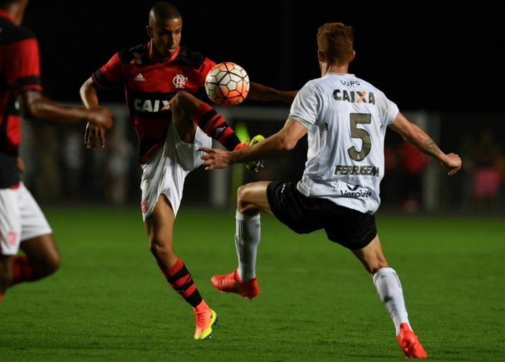 Los goles de Guerrero y Mancuello dan el pase a 'semis' a Flamengo