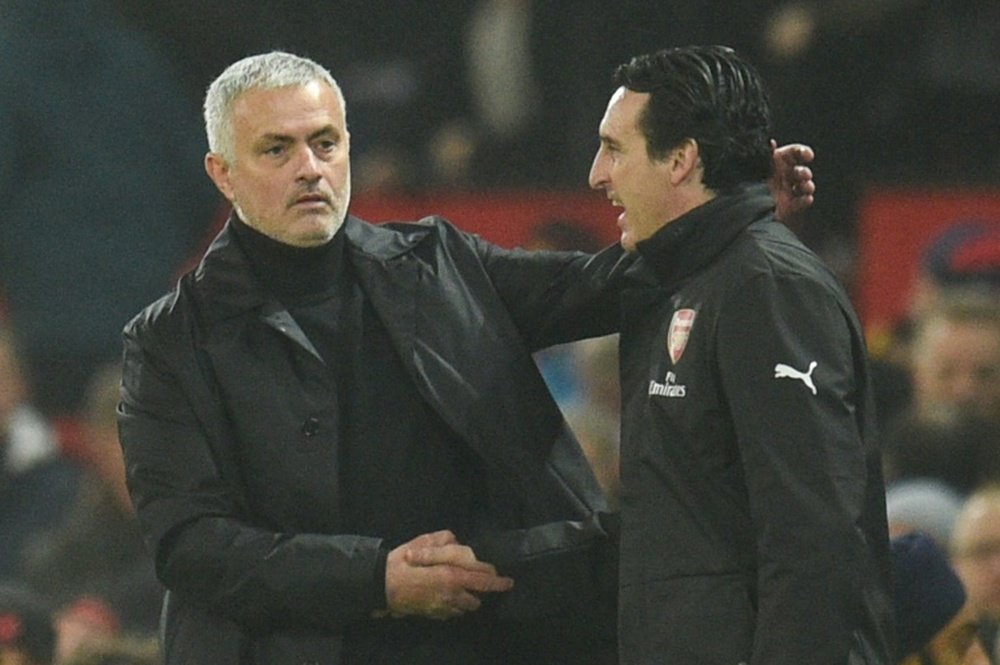 Mourinho reveló a Emery cómo sacar lo mejor de Özil. AFP/Archivo