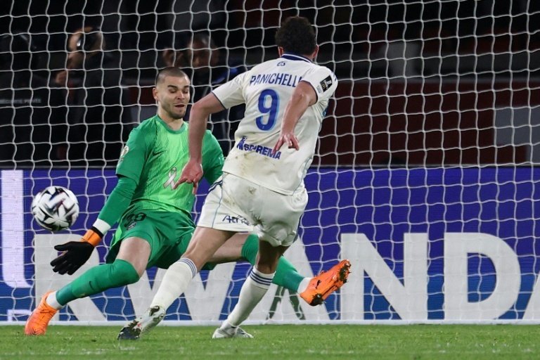 El PSG esquiva la derrota pese a la insistencia de Panichelli