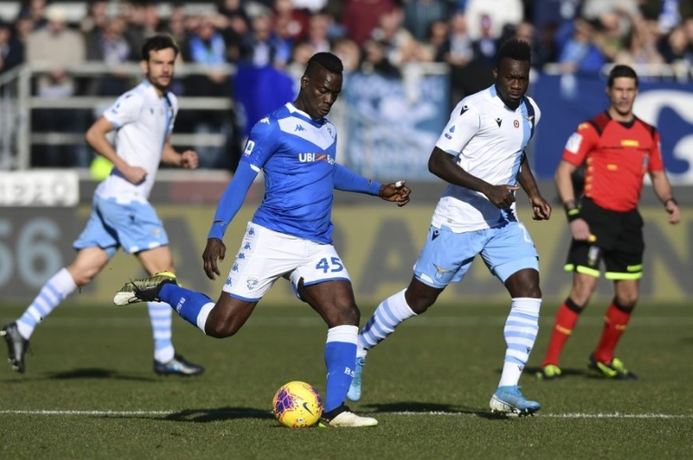 Balotelli admitiu estar apaixonado pelo Napoli. AFP