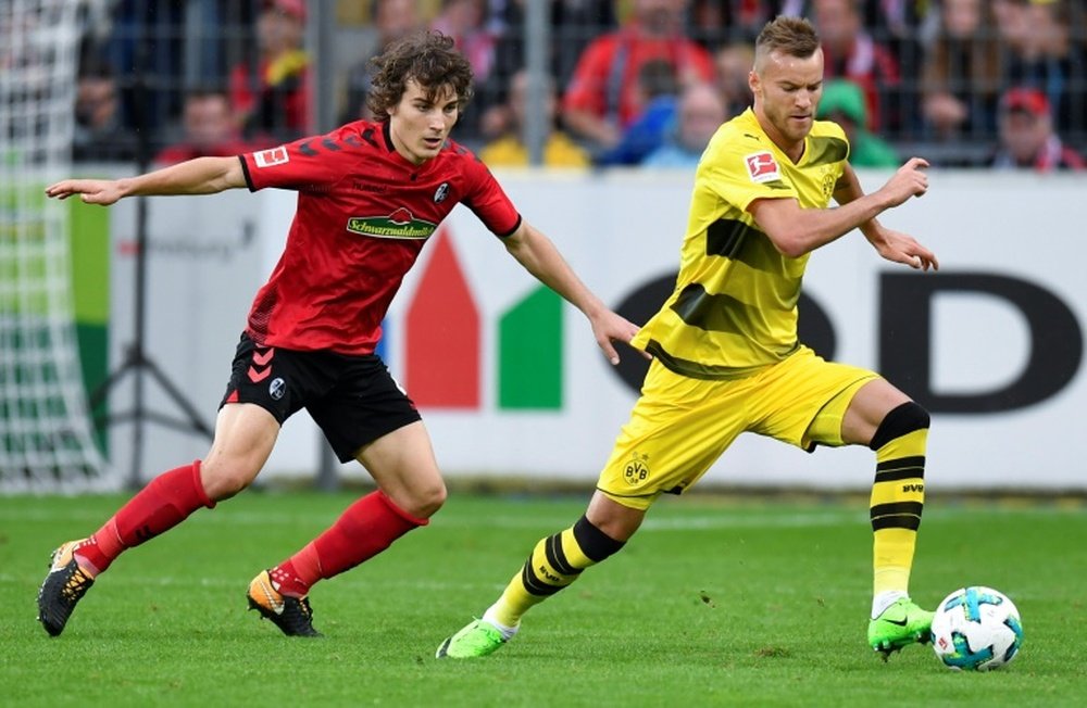 L'attaquant du Borussia Dortmund Andriy Yarmolenko face à Fribourg. AFP