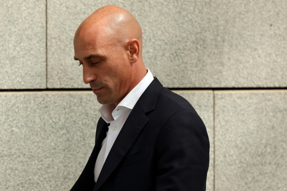 La AN confirma que Rubiales irá a juicio por el beso a Jenni Hermoso. AFP
