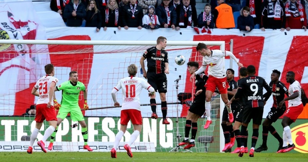 RB Leipzig se desculpa com torcedores expulsos por temor ao coronavírus. AFP