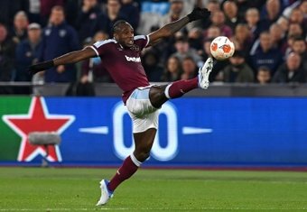 West Ham booked an FA Cup fifth round trip to Manchester United as goals from Jarrod Bowen and Michail Antonio sealed a 2-0 victory at third tier Derby on Monday.