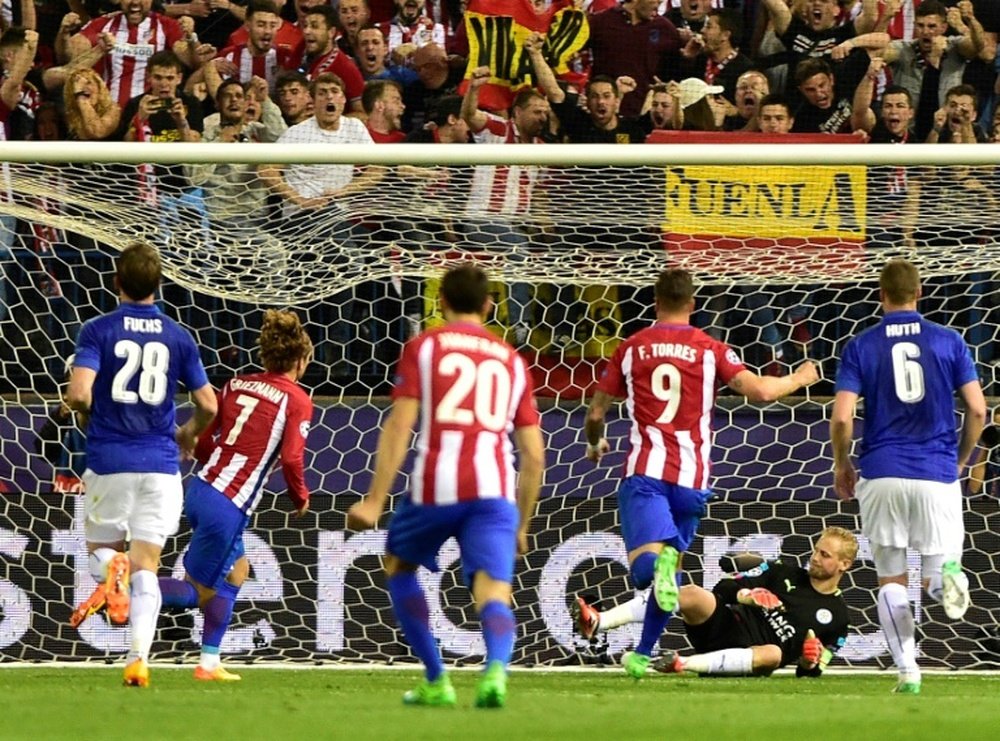 Antoine Griezmann transforme un penalty pour l'Atletico Madrid contre Leicester. AFP