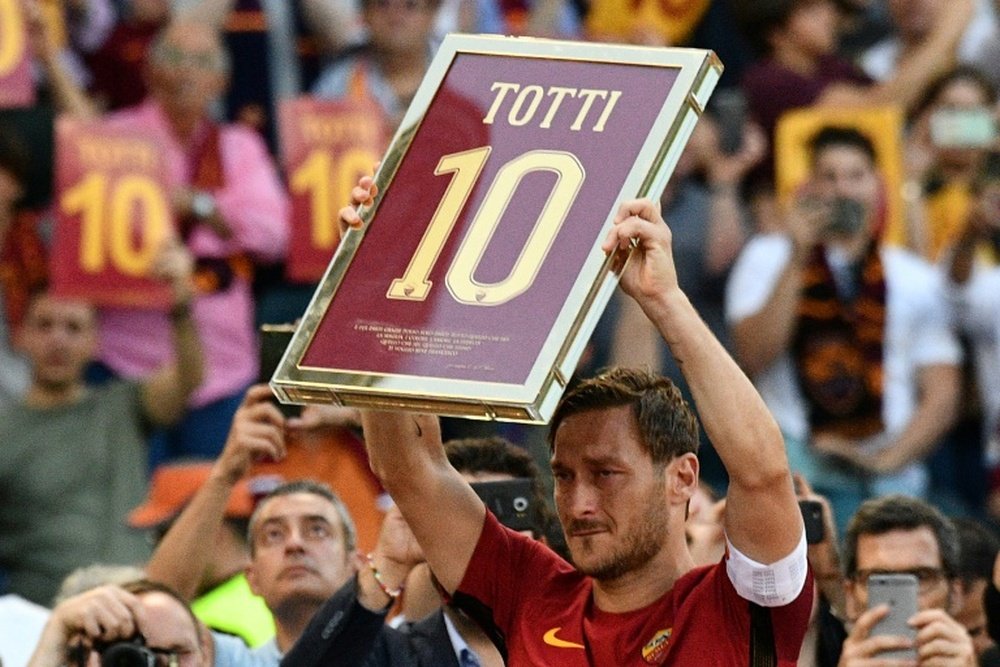 Totti a mis fin à son contrat avec la Roma. AFP