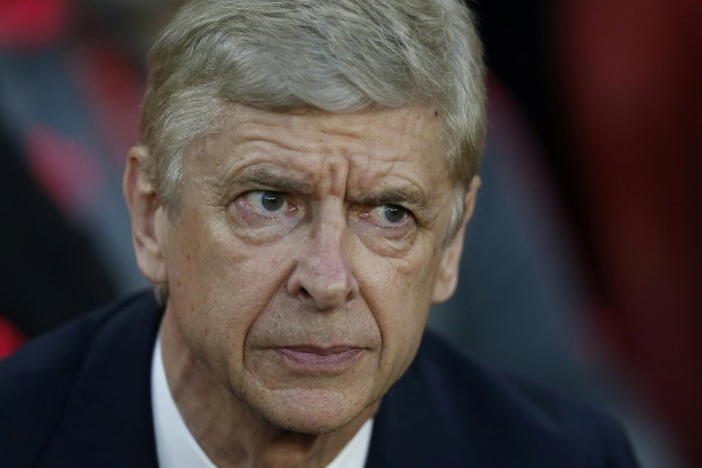 Wenger sigue sin equipo. AFP