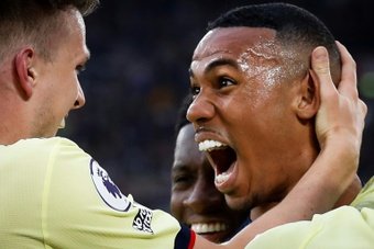 Arsenal take back fourth spot after win over West Ham