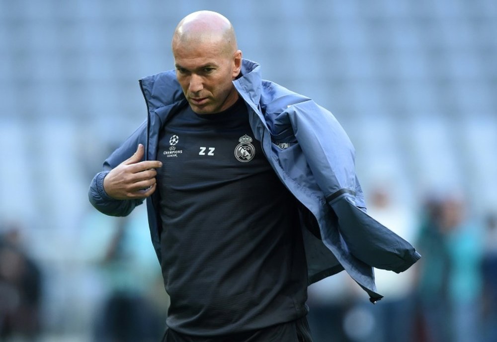 Le technicien du Real Madrid Zinédine Zidane lors d'une séance d'entraînement, le 11 avril 2017. AFP