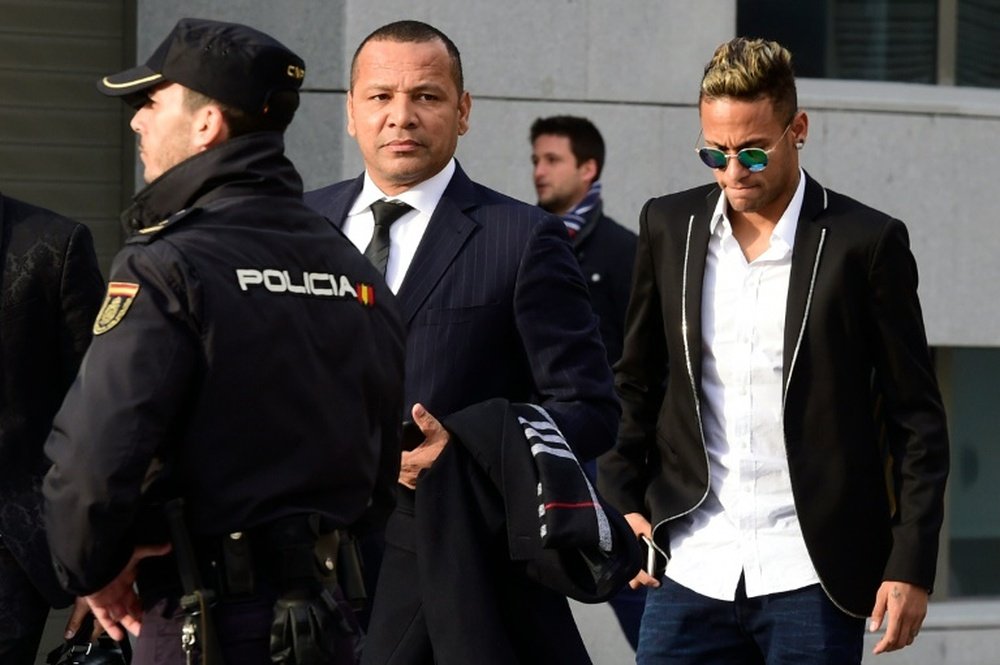 Neymar y su padre se han mostrado muy críticos en sus últimas intervenciones. AFP