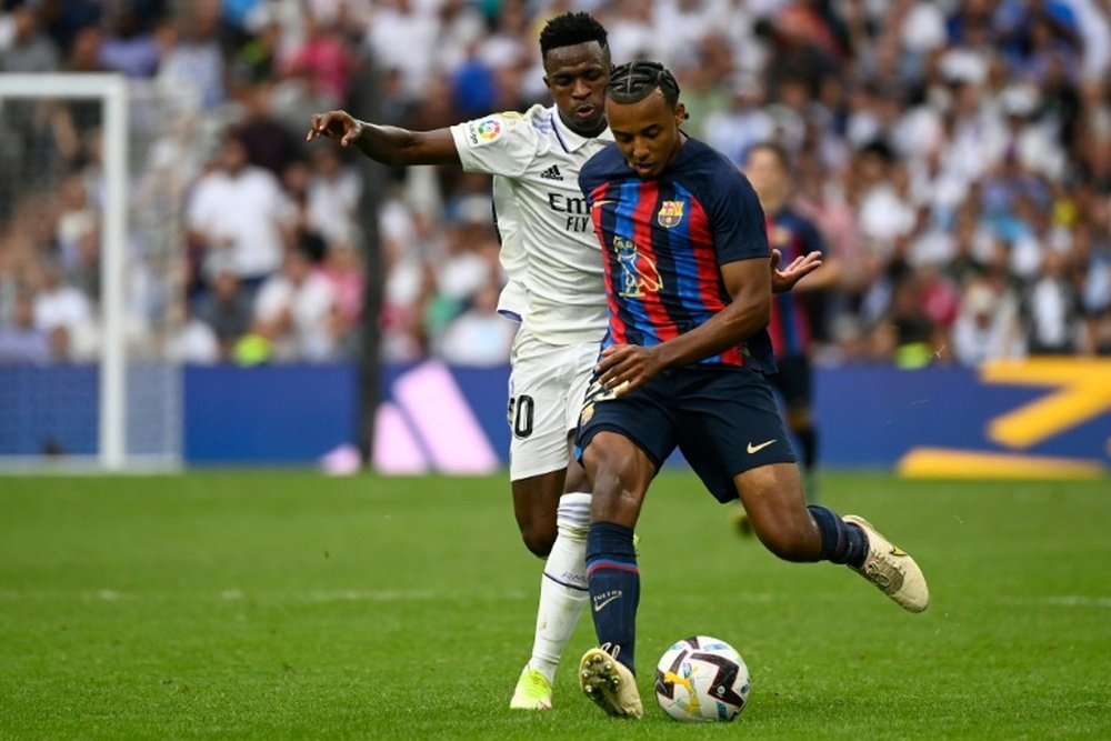 Koundé apporte son soutien à Vinicius. AFP