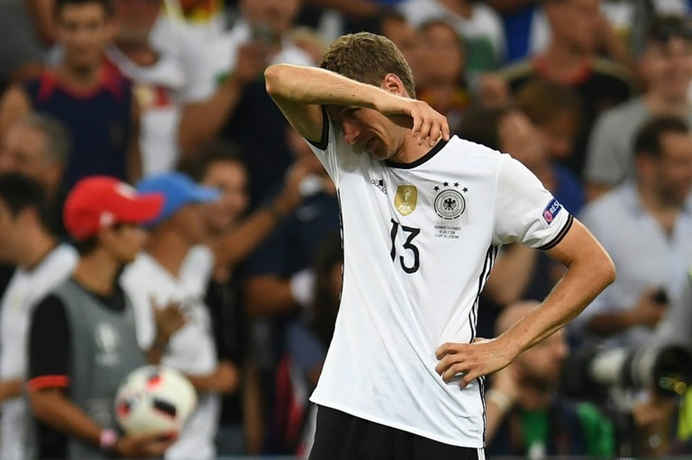 La déception de Thomas Müller, éliminé avec l'Allemagne par la France en demi-finale de l'Euro. AFP