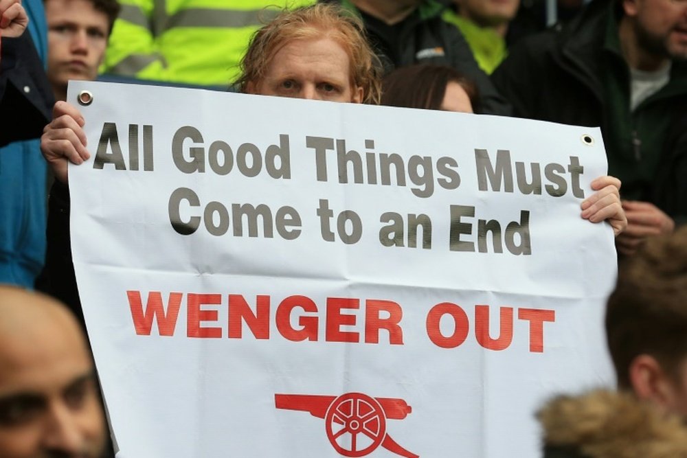 Le départ d'Arsène Wenger est de plus en plus réclamé par les supporters d'Arsenal. AFP