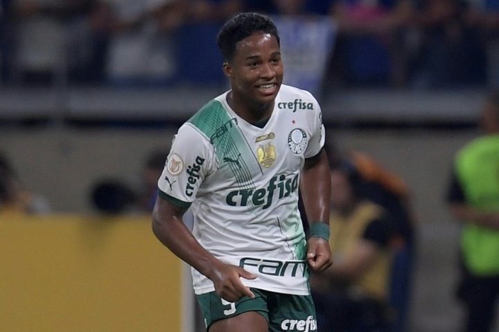 Endrick de volta e Pedro no banco, no confronto entre Palmeiras e Flamengo