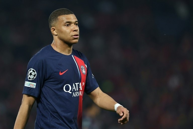 Nuevo cara a cara entre Mbappé y el PSG. AFP