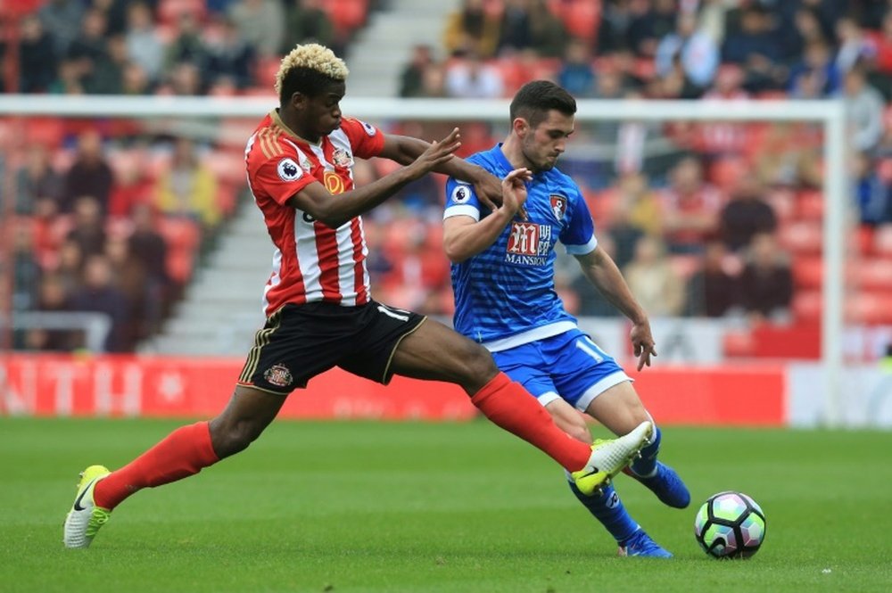 Le milieu gabonais Didier N'Dong (g) s'est incliné avec Sunderland. AFP