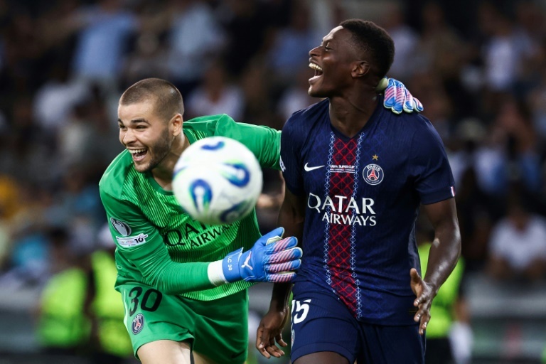 Chevalier se cae y se levanta ante la sombra de Donnarumma