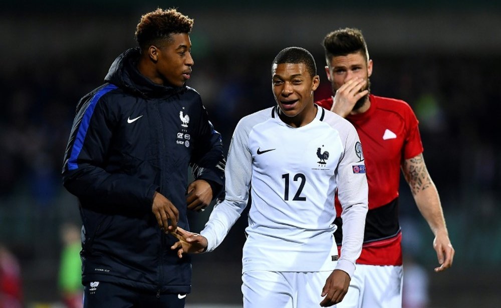 Presnel Kimpembe, Kylian Mbappé et Olivier Giroud, après la fin du match à Luxembourg. AFP