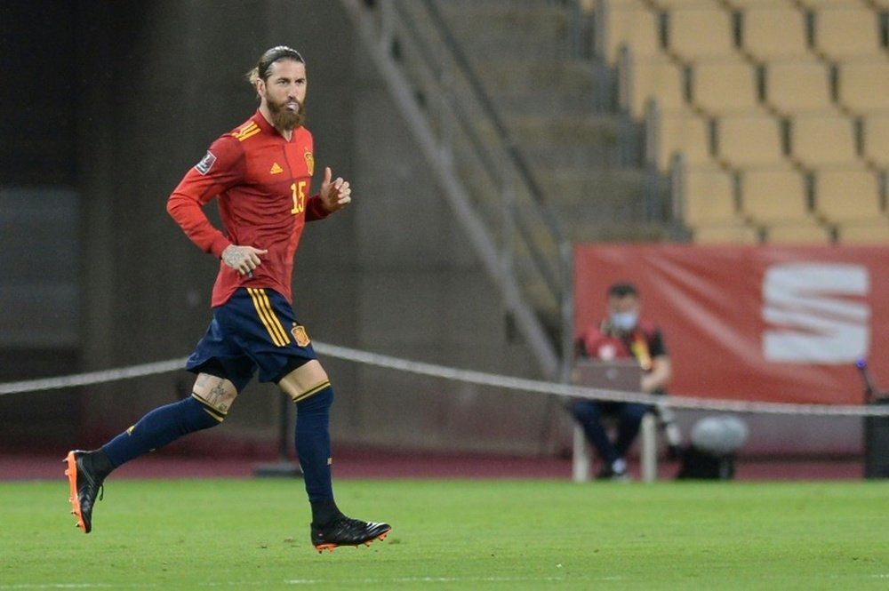 Ramos jugó solo 4 minutos en su último partido con España. AFP