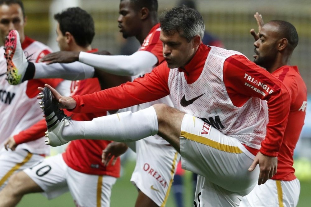 Le milieu Jérémy Toulalan à l'échauffement avec Monaco avant le coup d'envoi d'un match de L1. AFP