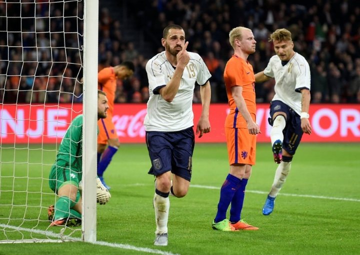 Itália bate Holanda depois de reviravolta
