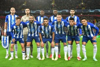 L'équipe du FC Porto pose avant son match de poule de Ligue des Champions.AFP