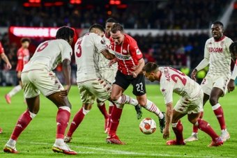 Götze le dio la victoria al PSV abte ante el Groningen. AFP