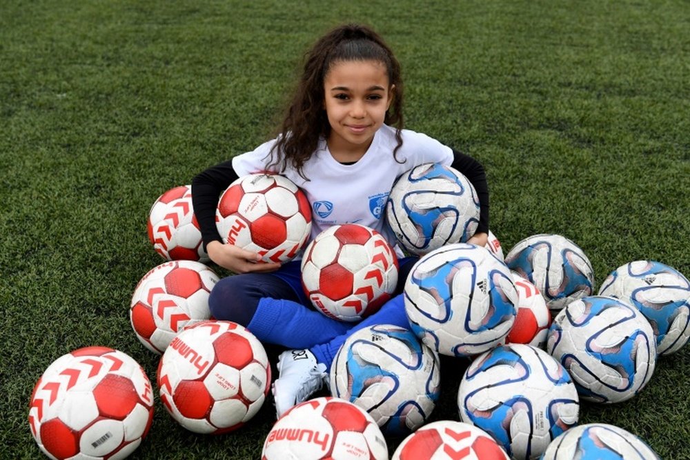 Grenoble offre du foot pour les plus petites. AFP