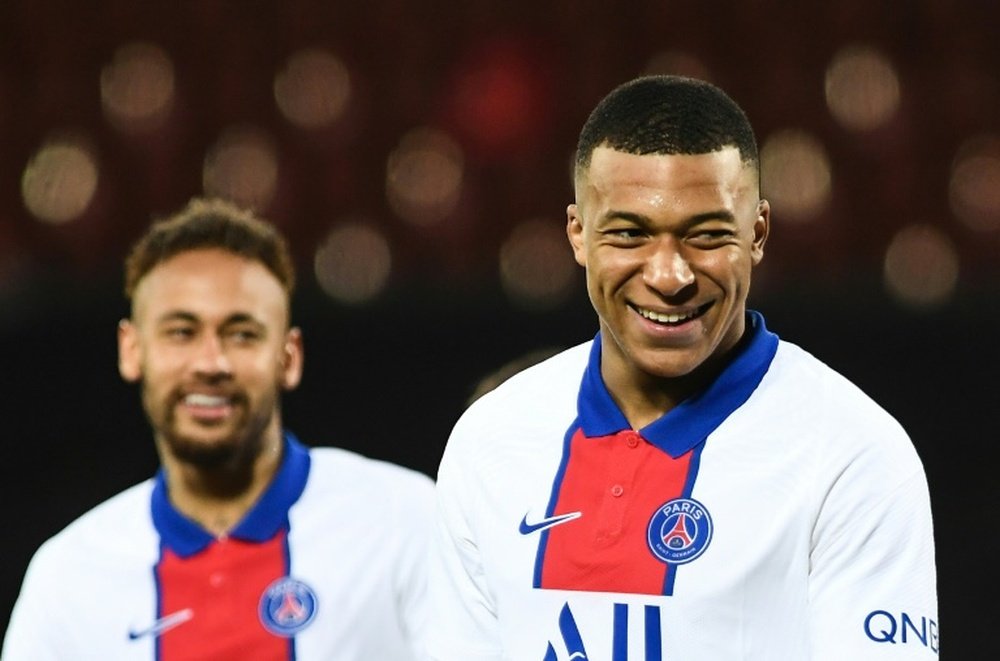 Mbappé continues refusing to renew. AFP